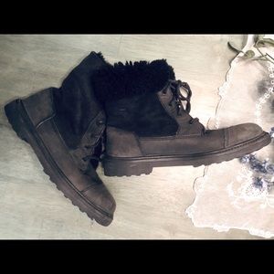 UGG Suede, Lace Up Sheepskin Ankle Boots.  Comfy. Warm. Waterproof.